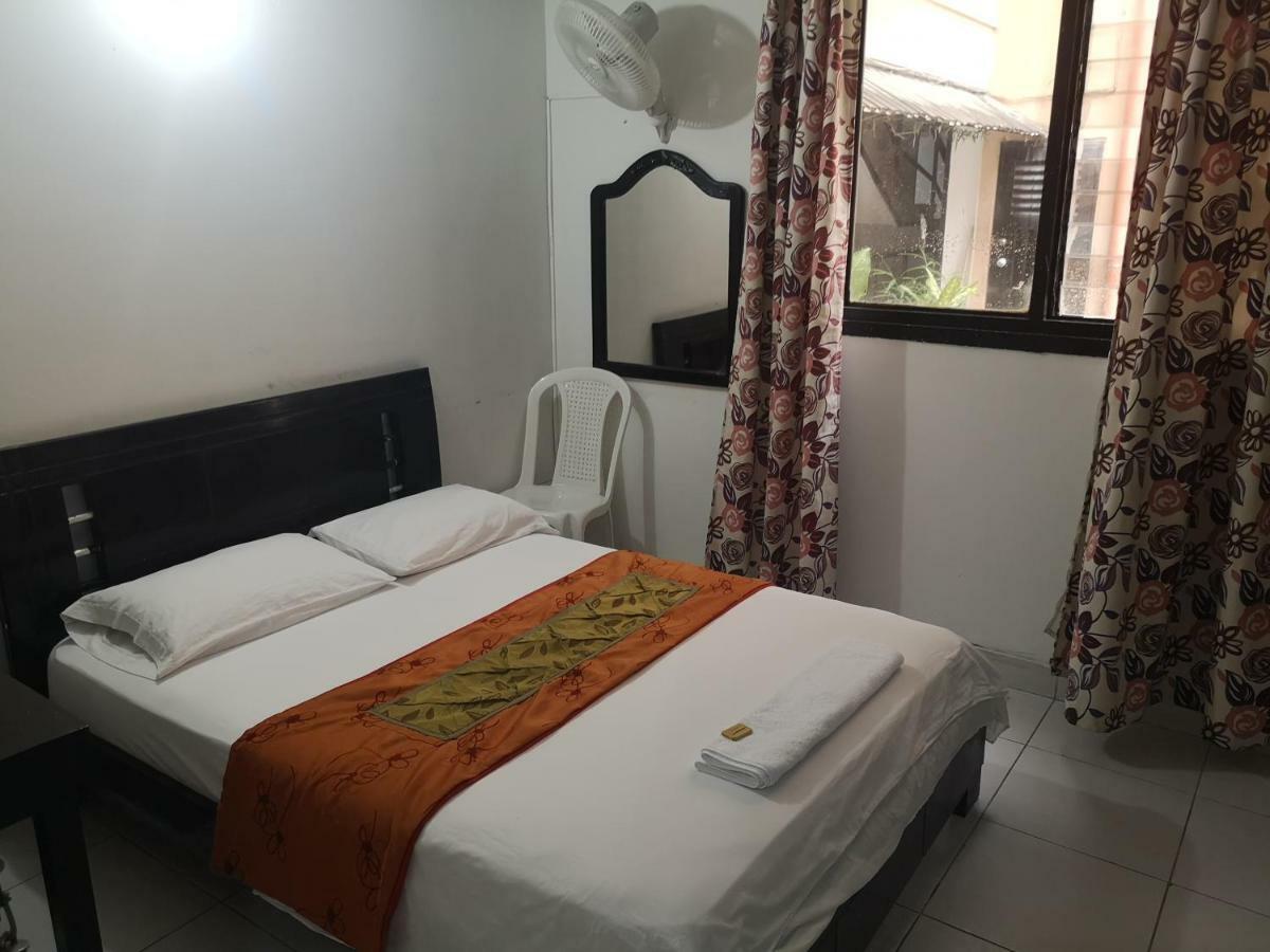 Hotel Alferes איבגו מראה חיצוני תמונה